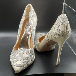 Badgley Mischka Ivory Crystal-Embellished Pointed Heel Pumps